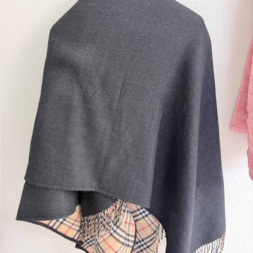 Burberry Black Cape with Plaid Lining and Fringe - Picture 6 of 7